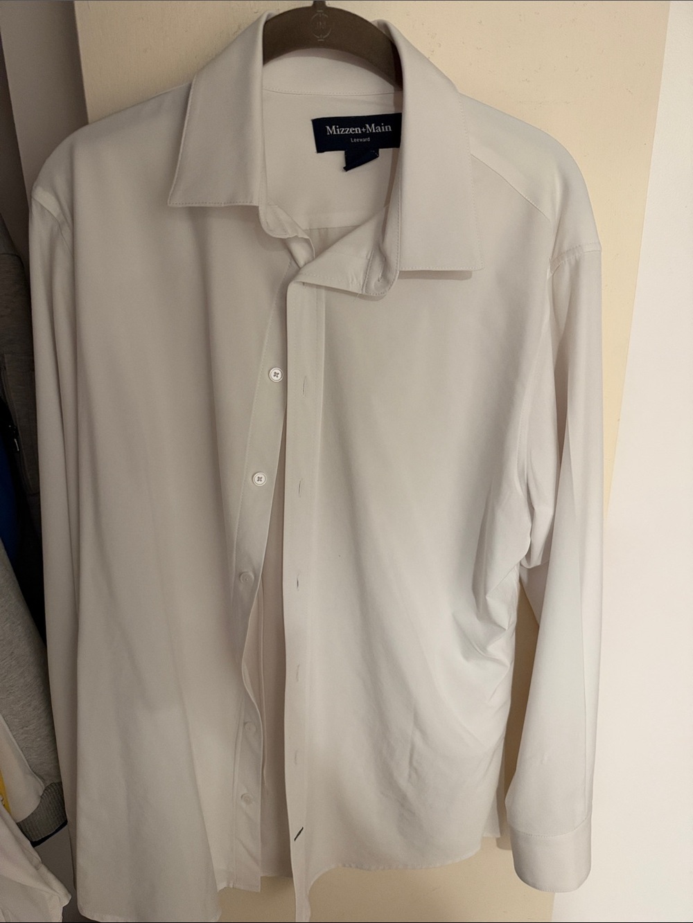 Mizzen+Main Men's Off-White Performance Dress Shirt
